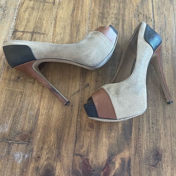 Jessica Simpson Pleasance Tan Combo Heels GUC - Picture 1 of 7